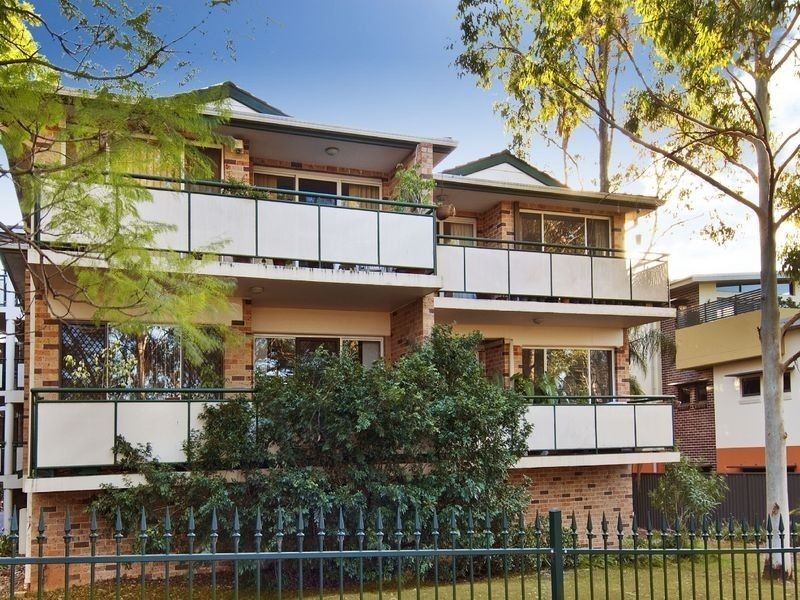 18-20 Thomas May Place, Westmead NSW 2145