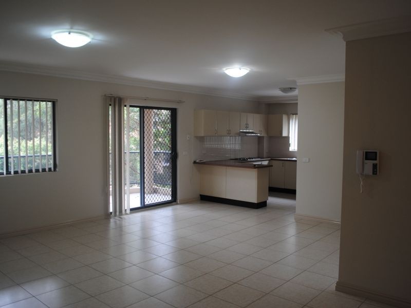 16 Priddle Street, Westmead NSW 2145