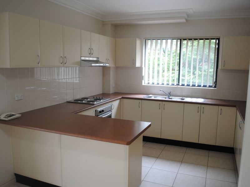 16 Priddle Street, Westmead NSW 2145