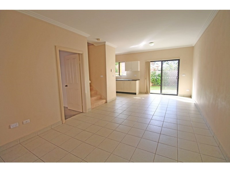 2/152 Metella Road, Toongabbie NSW 2146