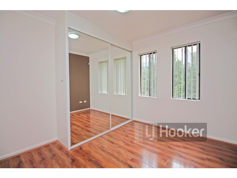 8/40-42 Lydbrook Street, Westmead NSW 2145