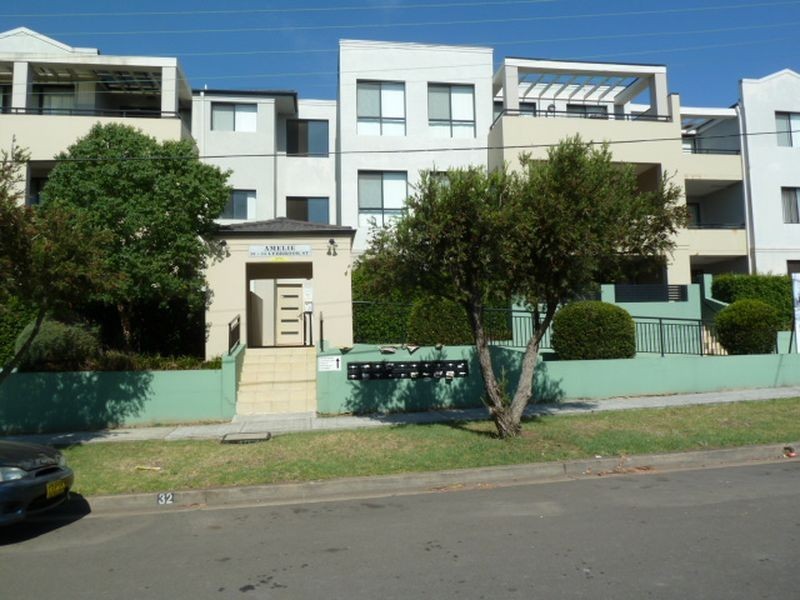 30 Lydbrook Street, Westmead NSW 2145