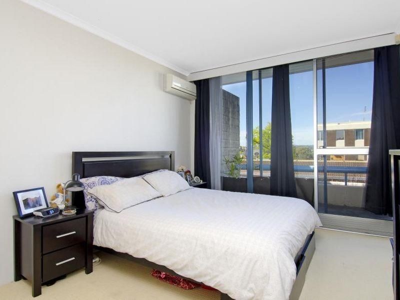 27 Railway Parade, Westmead NSW 2145