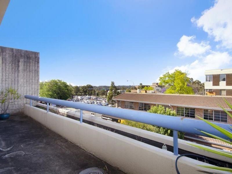 27 Railway Parade, Westmead NSW 2145