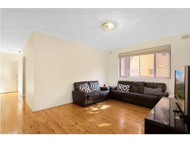 2/95 Hampden Road, Lakemba NSW 2195