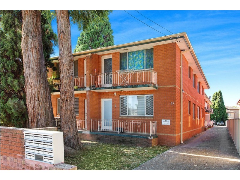 2/95 Hampden Road, Lakemba NSW 2195