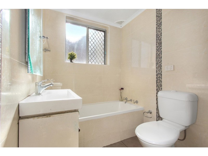 2/95 Hampden Road, Lakemba NSW 2195