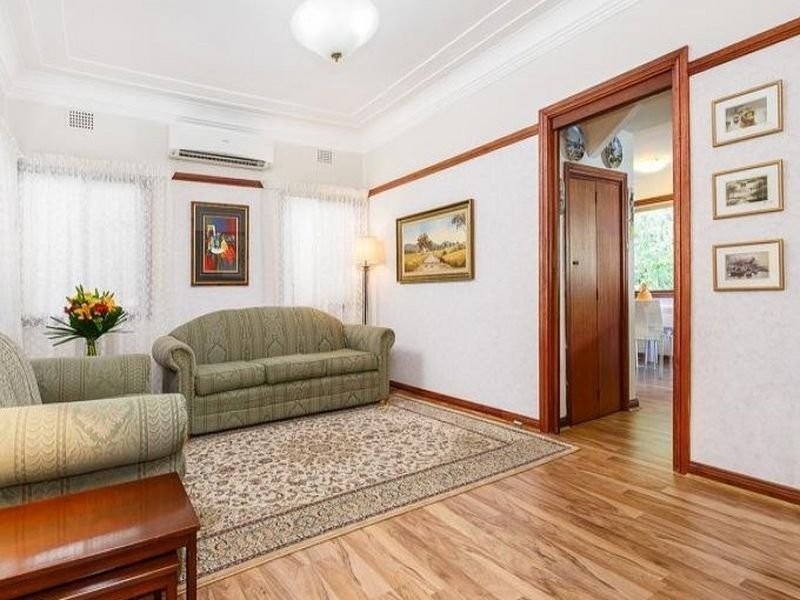 21 Campbell Street, Northmead NSW 2152