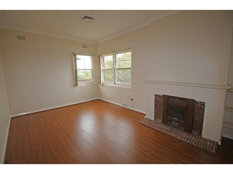 4 Toohey Avenue, Westmead NSW 2145