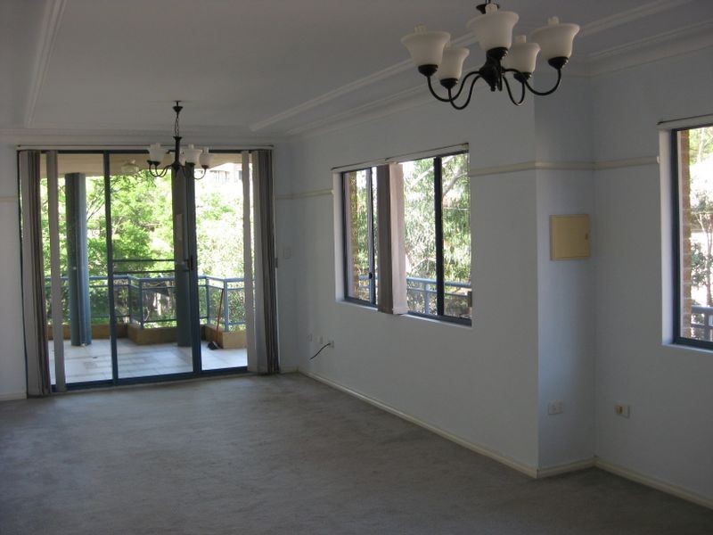 27 Helen Street, Westmead NSW 2145