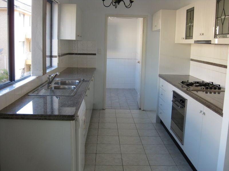 27 Helen Street, Westmead NSW 2145