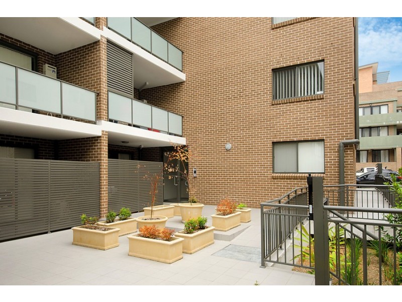 205/12-14 Howard Avenue, Northmead NSW 2152