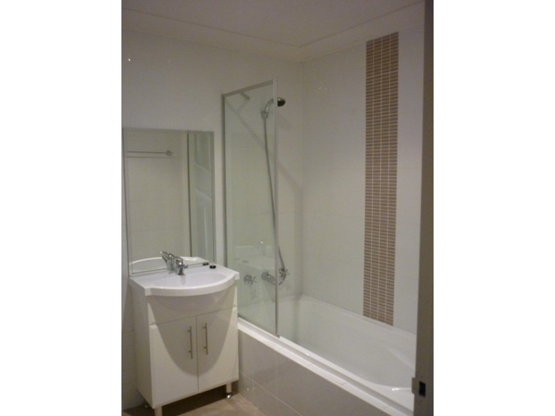 2/9-13 Balmoral Road, Northmead NSW 2152