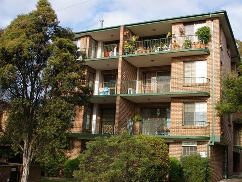 8 Hainsworth Street, Westmead NSW 2145