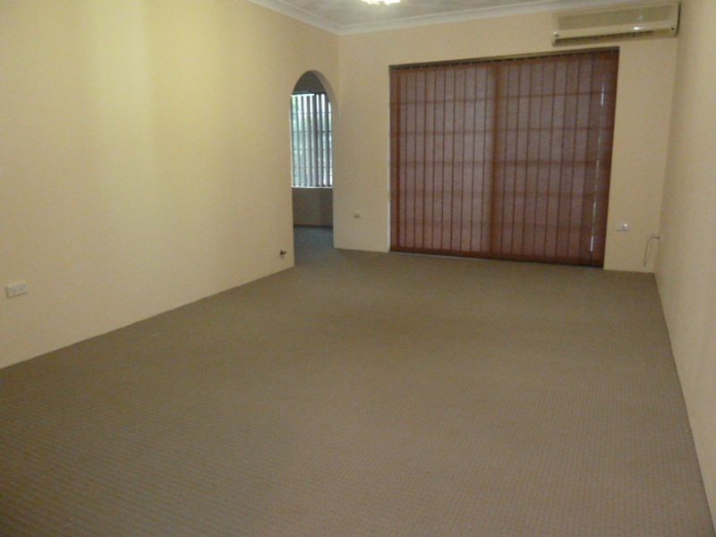 8 Hainsworth Street, Westmead NSW 2145