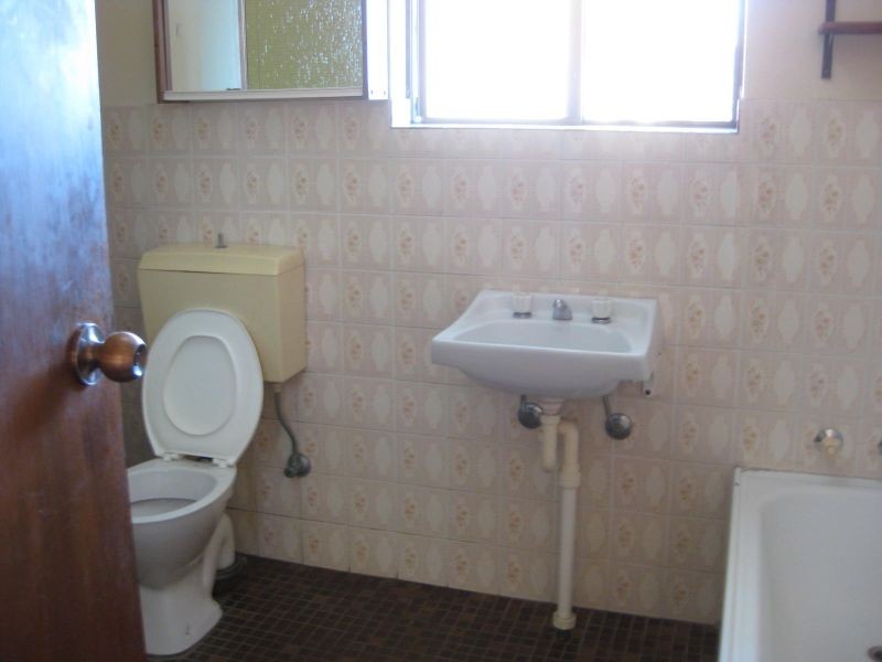 21 Caroline Street, Westmead NSW 2145