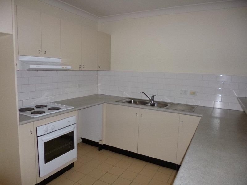 10/37 Binalong Road, Pendle Hill NSW 2145