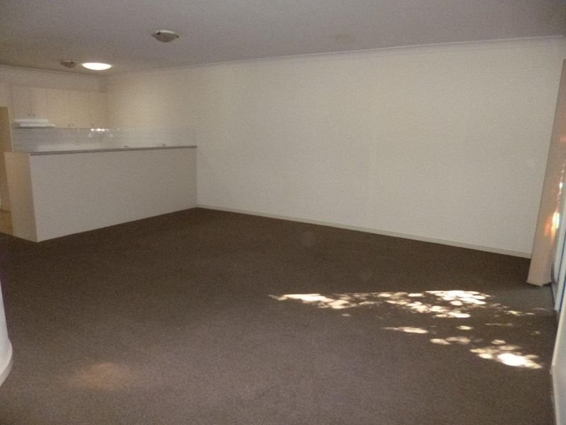 10/37 Binalong Road, Pendle Hill NSW 2145