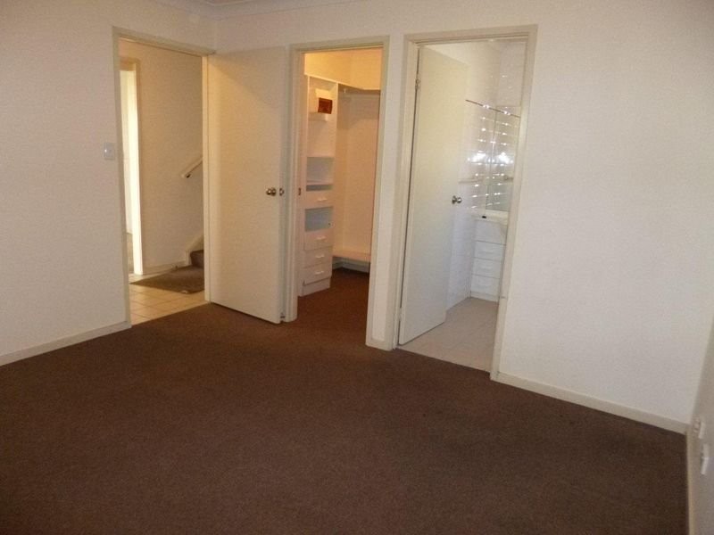 10/37 Binalong Road, Pendle Hill NSW 2145