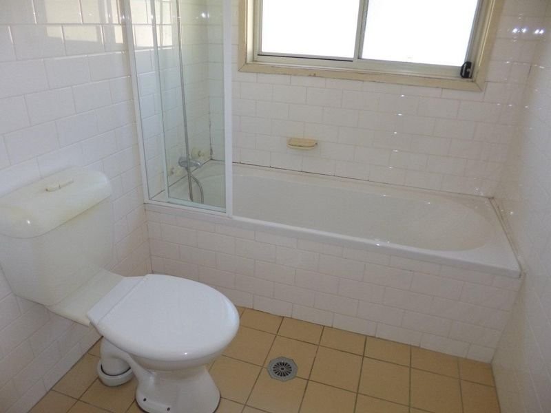 10/37 Binalong Road, Pendle Hill NSW 2145