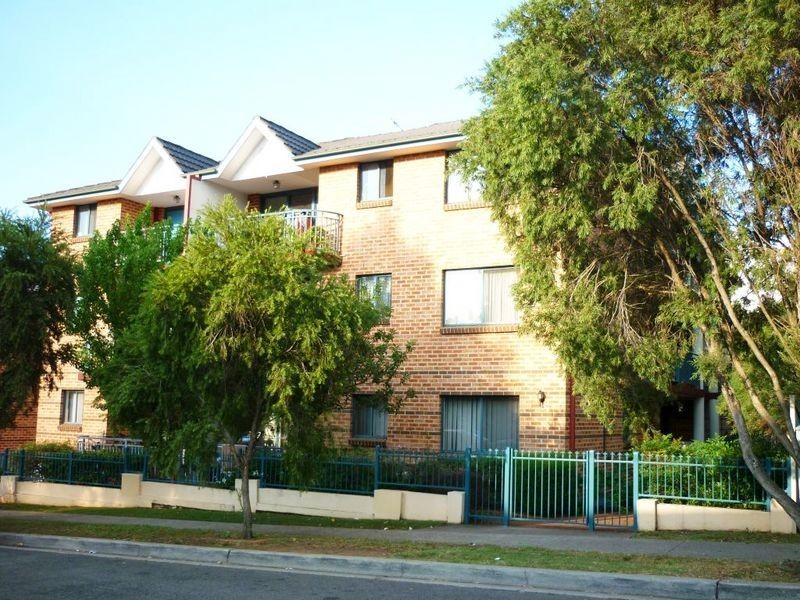 12 Hassall Street, Westmead NSW 2145