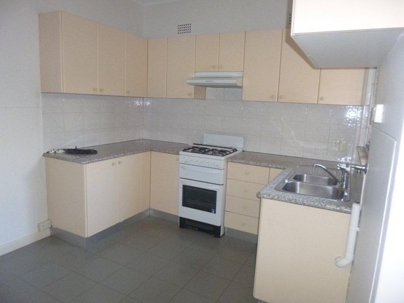 74 Hawkesbury Road, Westmead NSW 2145