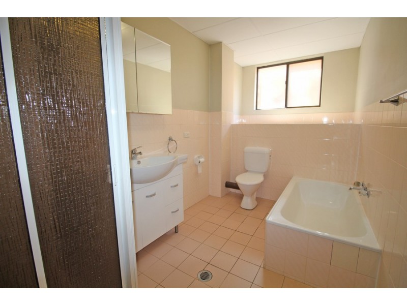 2/24 Helen Street, Westmead NSW 2145