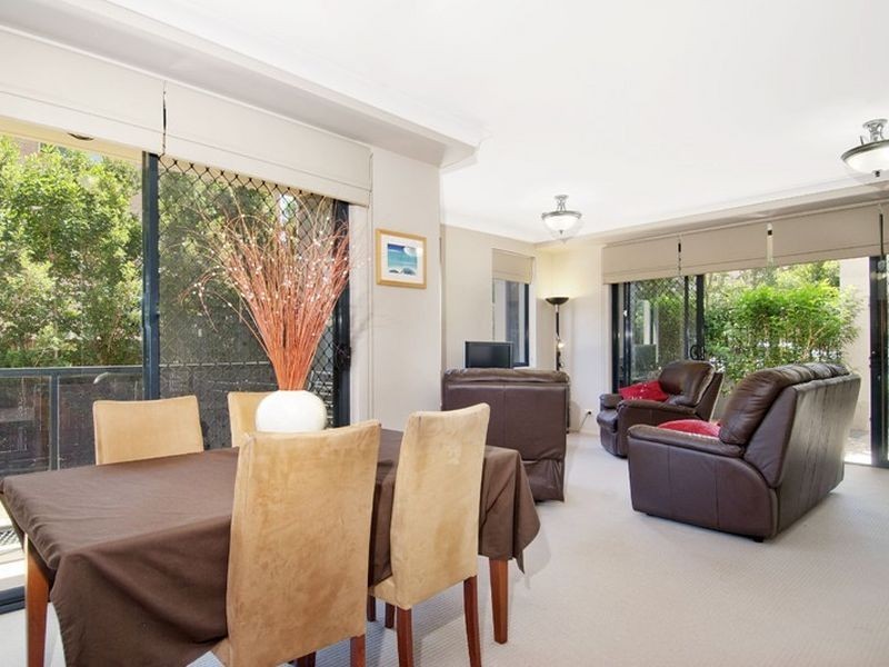 30 Lydbrook Street, Westmead NSW 2145