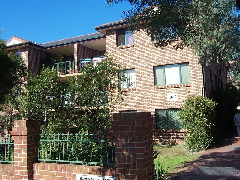 10-12 Bailey Street, Westmead NSW 2145