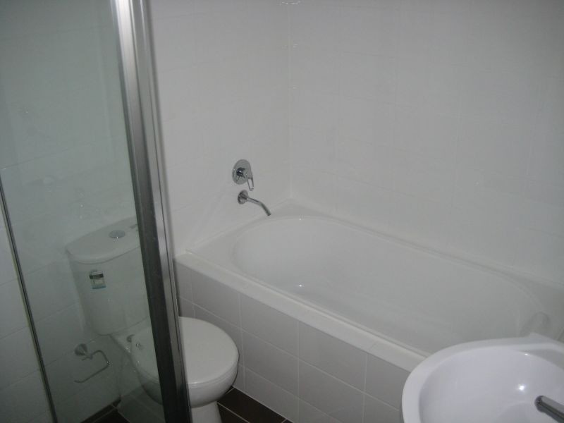 2 Civic Avenue, Pendle Hill NSW 2145