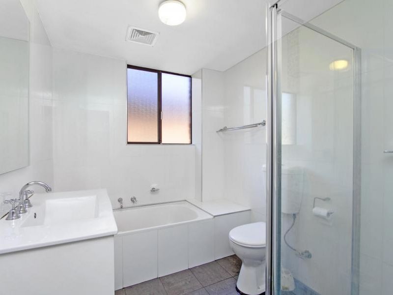 18-20 Queens Road, Westmead NSW 2145