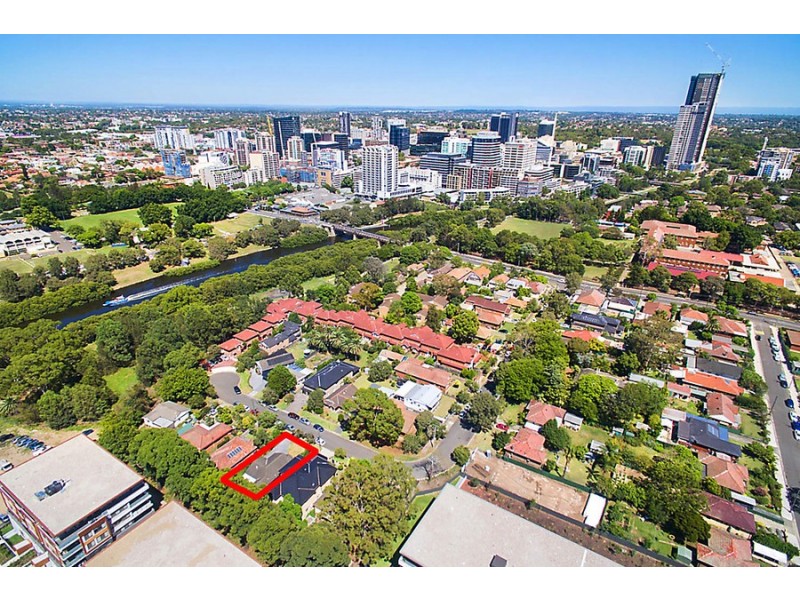 8 Rangihou Crescent, Parramatta NSW 2150