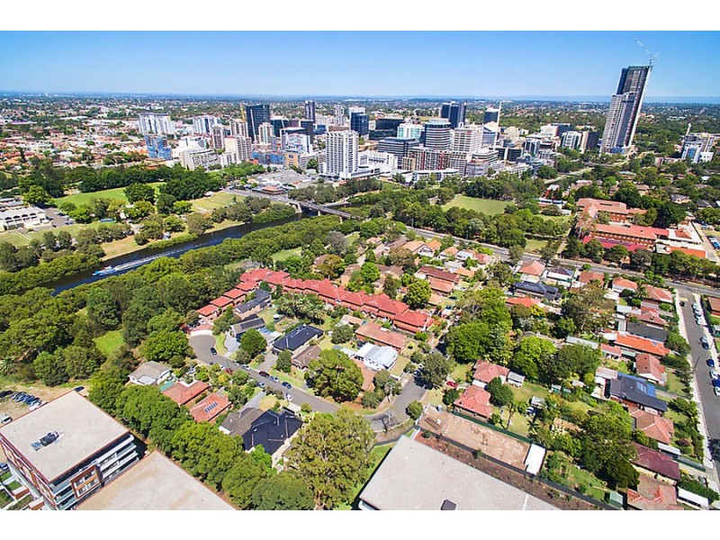 8 Rangihou Crescent, Parramatta NSW 2150