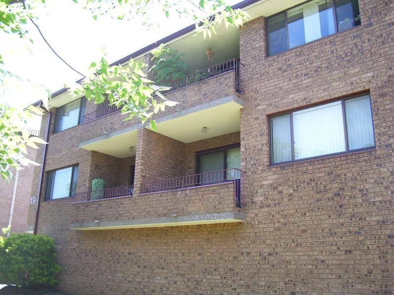 19 Caroline Street, Westmead NSW 2145