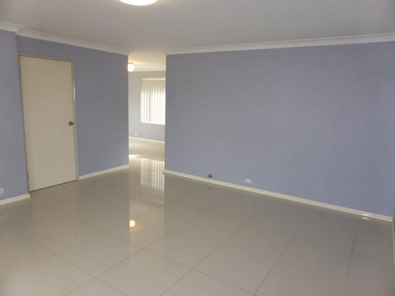 2/16 Buyu Road, Glenmore Park NSW 2745