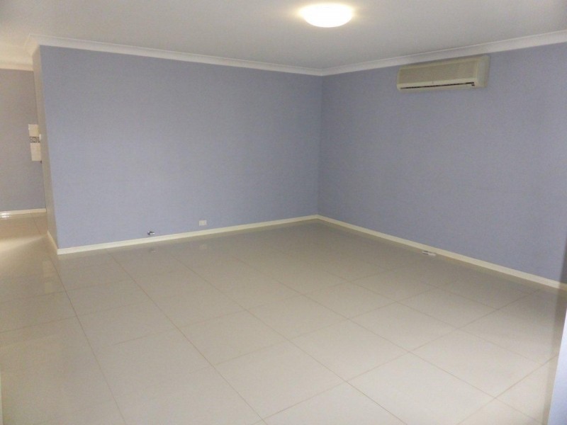 2/16 Buyu Road, Glenmore Park NSW 2745