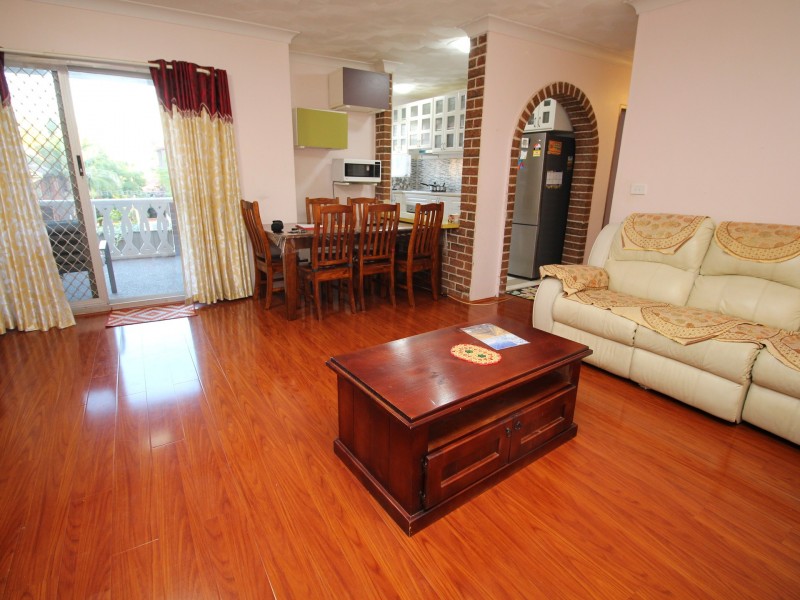 2/8 Brisbane Street, Harris Park NSW 2150