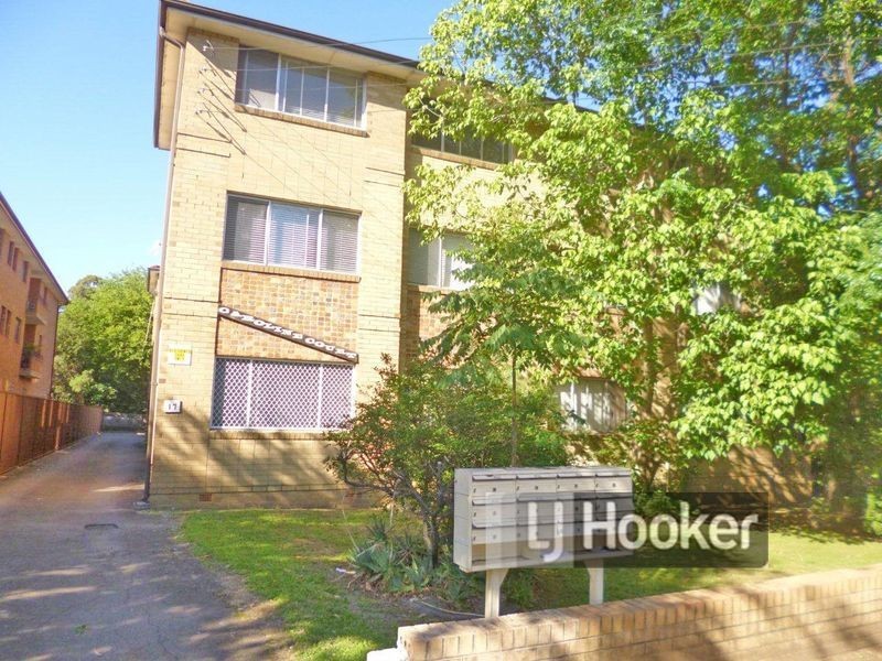 17 Caroline Street, Westmead NSW 2145