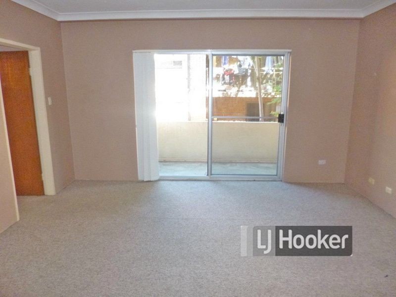 17 Caroline Street, Westmead NSW 2145