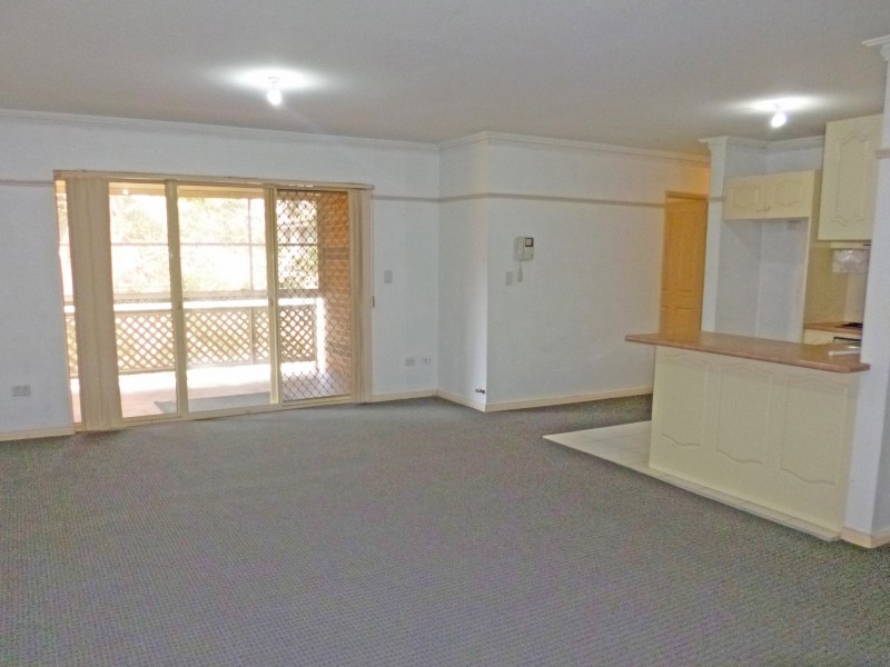 12/84 Pitt Street, Merrylands NSW 2160