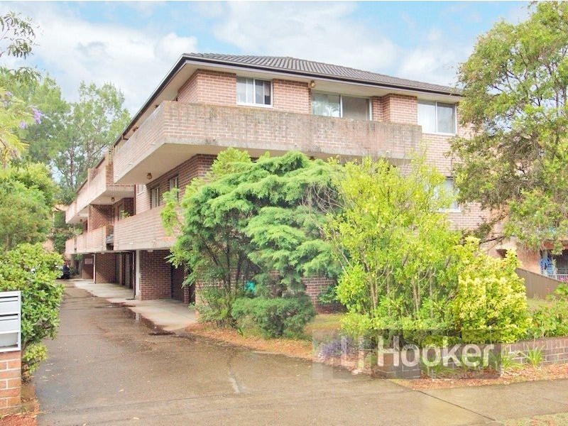 2/21 Helen Street, Westmead NSW 2145