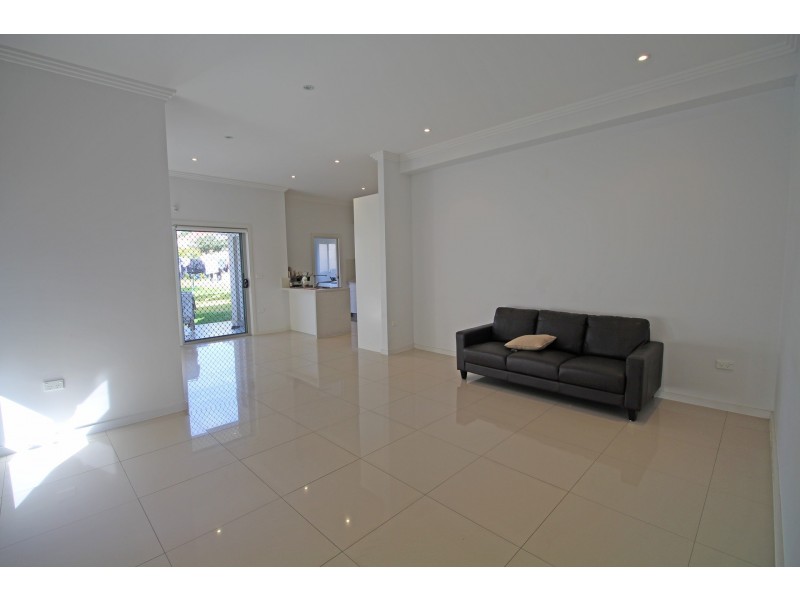 30 Edna Avenue, Merrylands West NSW 2160