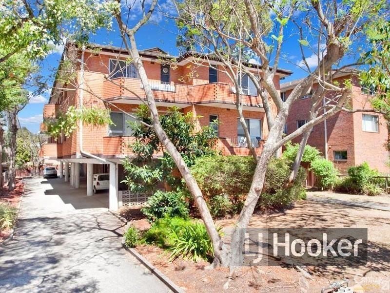 24 Caroline Street, Westmead NSW 2145