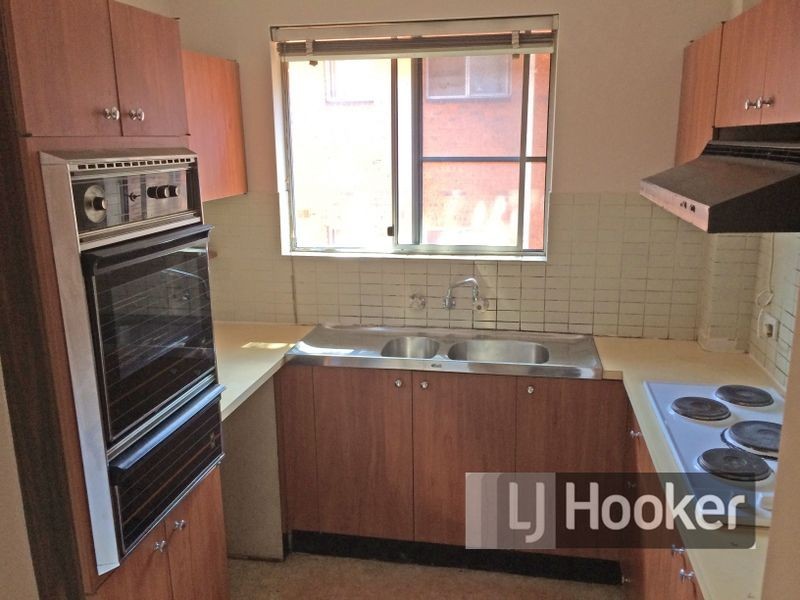 24 Caroline Street, Westmead NSW 2145