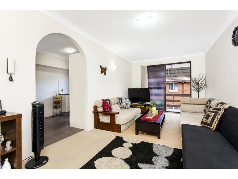 8/11 Brisbane Street, Harris Park NSW 2150