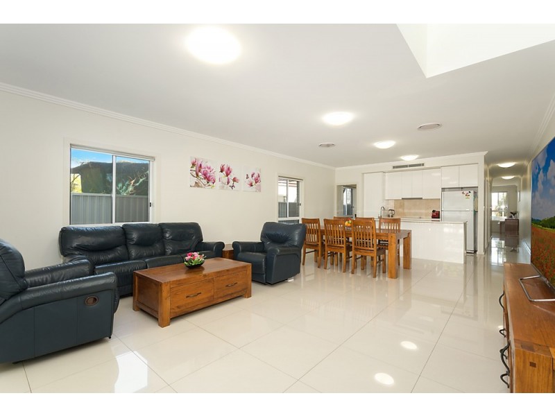 8B Albert Street, Guildford NSW 2161