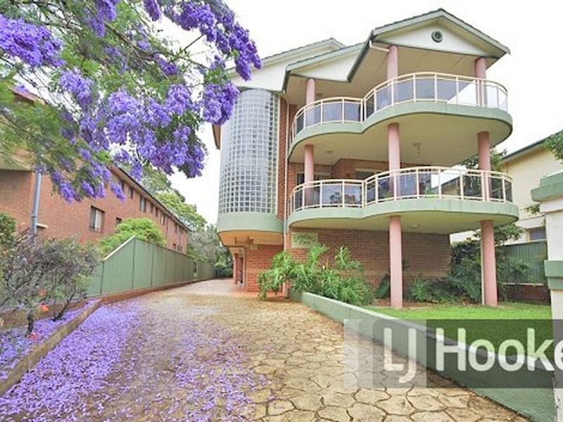 10 Caroline Street, Westmead NSW 2145