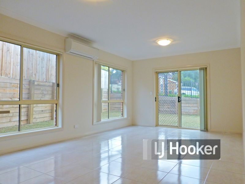 102 Feldspar Road, Eagle Vale NSW 2558