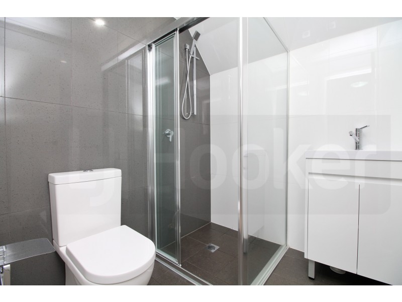 9/166-170 Targo Road, Girraween NSW 2145