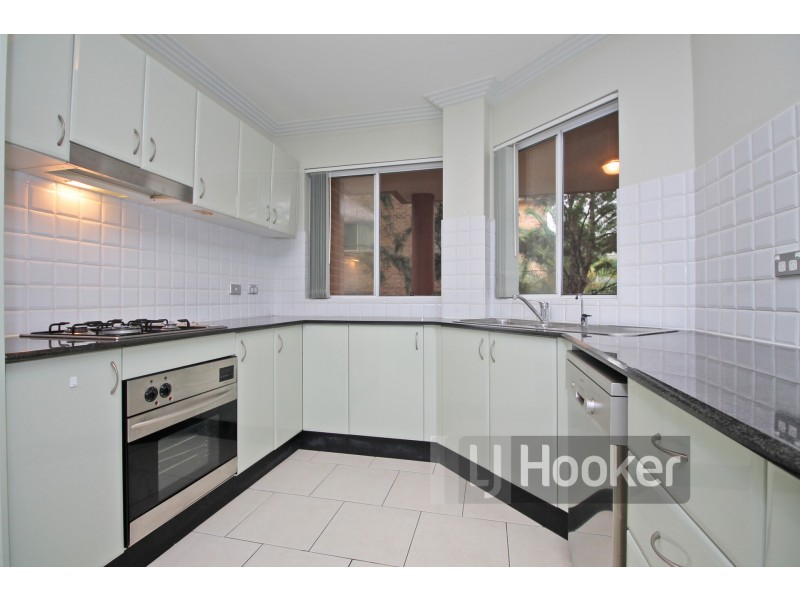 2/31 Moss Place, Westmead NSW 2145